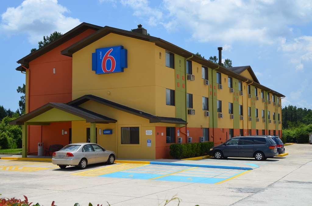 كينغسلاند Motel 6 - Newest - Ultra Sparkling Approved - Chiropractor Approved Beds - New Elevator - Robotic Massages - New 2023 Amenities - New Rooms - New Flat Screen Tvs - All American Staff - Walk To Longhorn Steakhouse And Ruby Tuesday - Book Today And Sav المظهر الخارجي الصورة